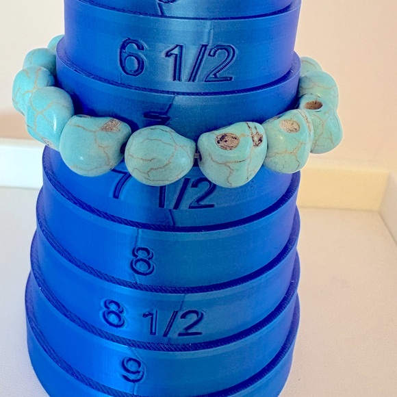 New Dyed Howlite Large Skull Stone Stretch Bracelet - Picture 2 of 3